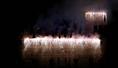 Marostica, VI, İtalya - 9 Eylül 2016: havai fişek kıvılcım ile 