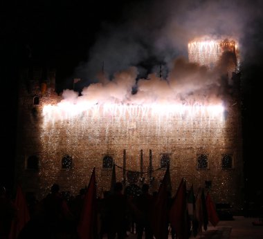 Marostica, VI, İtalya - 9 Eylül 2016: havai fişek kıvılcım ile 