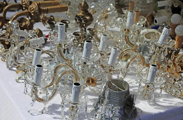 Antique glass chandelier and crystal for sale in antiques market — Stock Photo, Image