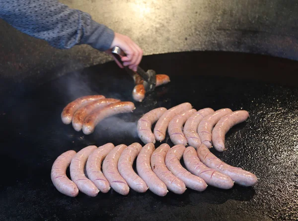 Mnoho hot dogy v obří hrnce restaurace — Stock fotografie