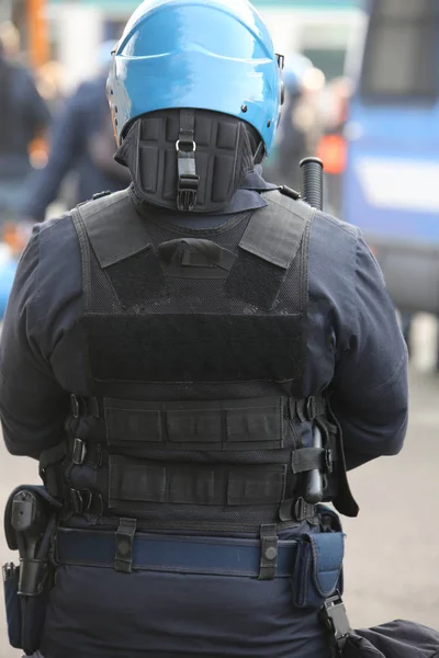 Police in riot gear during the anti-terrorism control — Stock Photo, Image