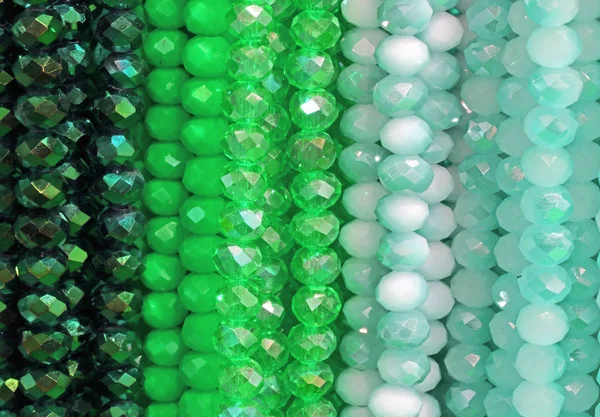 Деталь зелених перлів намиста — стокове фото
