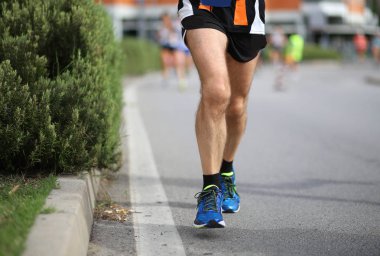 maraton sırasında atlet
