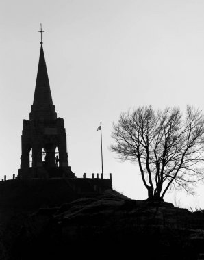 Tarihsel mezarda, Monte Cimone ölen askerlerin anısına
