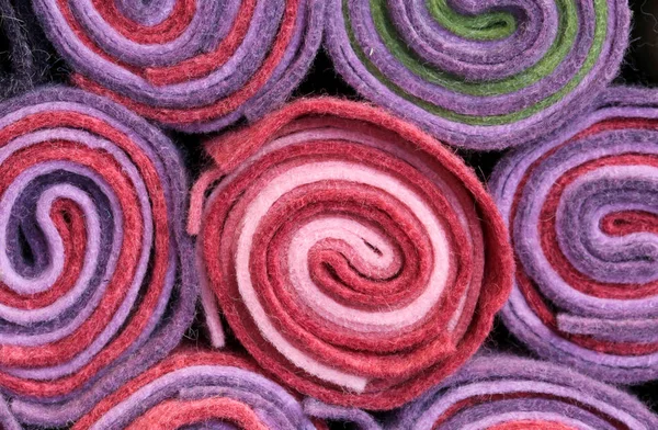 Fond de rouleaux de tissu et feutre à vendre — Photo