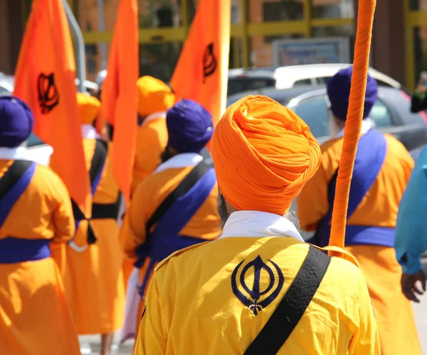 Vicenza, Vi, Italien - 8 April 2017: Procession av Sikh personer du — Stockfoto