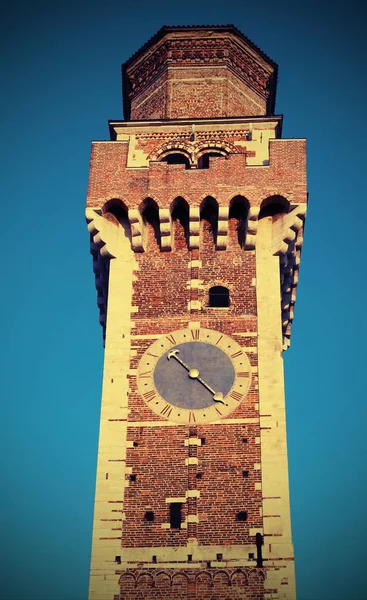 Glockenturm einer christlichen Kirche namens Heilige felice und fortun — Stockfoto