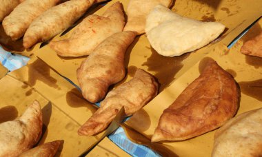 Büyük İtalyan doldurulmuş ekmek Domates ve che ile Panzerotti denilen