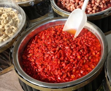 Ürün meyve ve kırmızı biber w ile Güney İtalya'nın toprakların