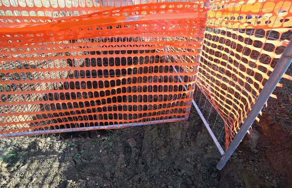 Réseau de protection orange à l'intérieur d'un chantier — Photo