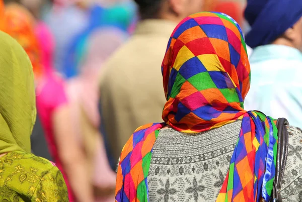 Sikh vrouwen met sluier tijdens een festival — Stockfoto