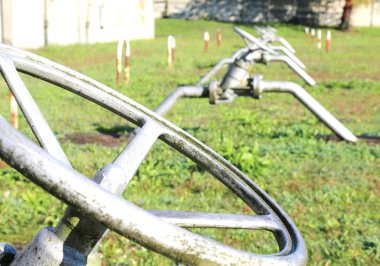 dizi gaz kapatmak için büyük kapama vanalar