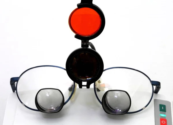 奇尔专用四透镜眼镜和红外线灯塔 — 图库照片