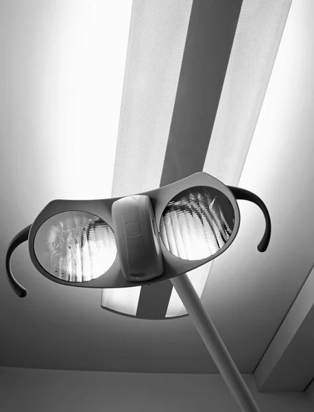 Modern lampa med mycket kraftfullt ljus — Stockfoto