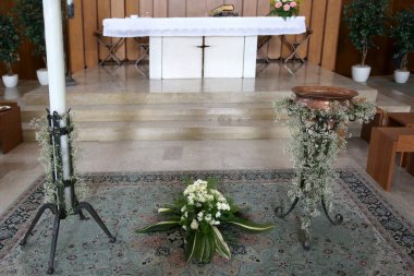 sırasında vaftiz yazı ile Hıristiyan kilisenin sunak
