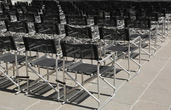 Många tomma stolar — Stockfoto