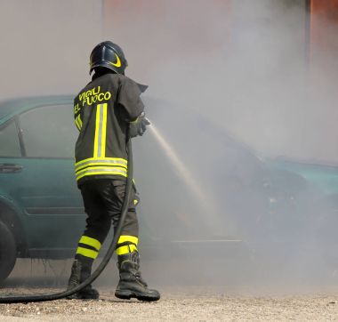 İtalyan itfaiyeci itfaiyeci tur Tekdüzen anlamı metinler ile