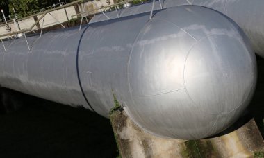 Endüstriyel Tesis depolanmasını çelik tanklarda