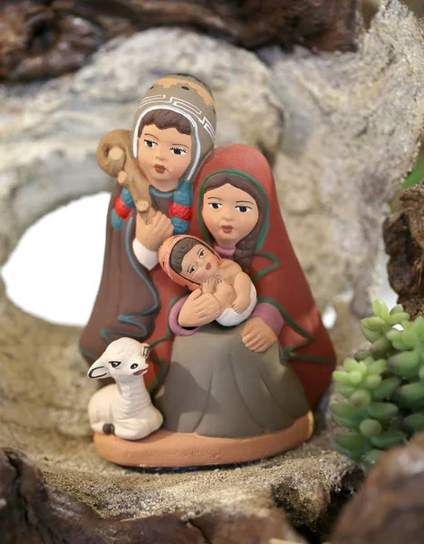 Familia peruana simbolizando la sagrada familia de Jesús en la tierra — Foto de Stock