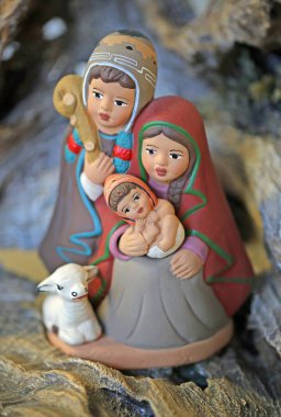 kış giysileri ile Perulu aile seramik malzeme WHI yaptı