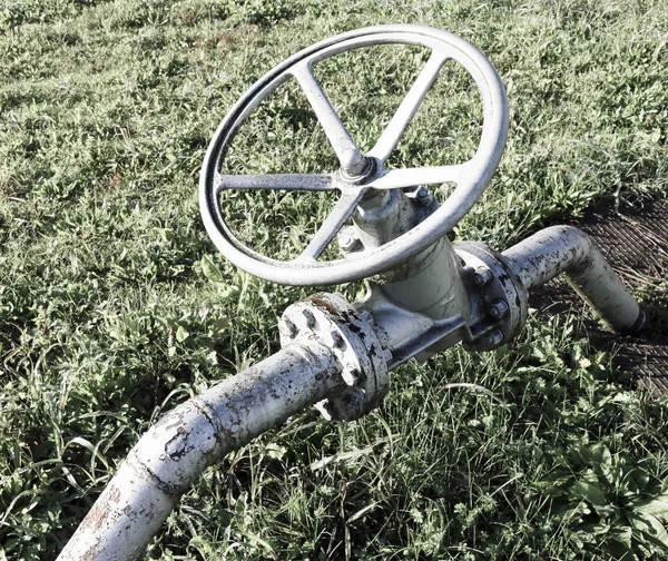 Detail of the safety valve for closing the flow in the industria — Stock Photo, Image