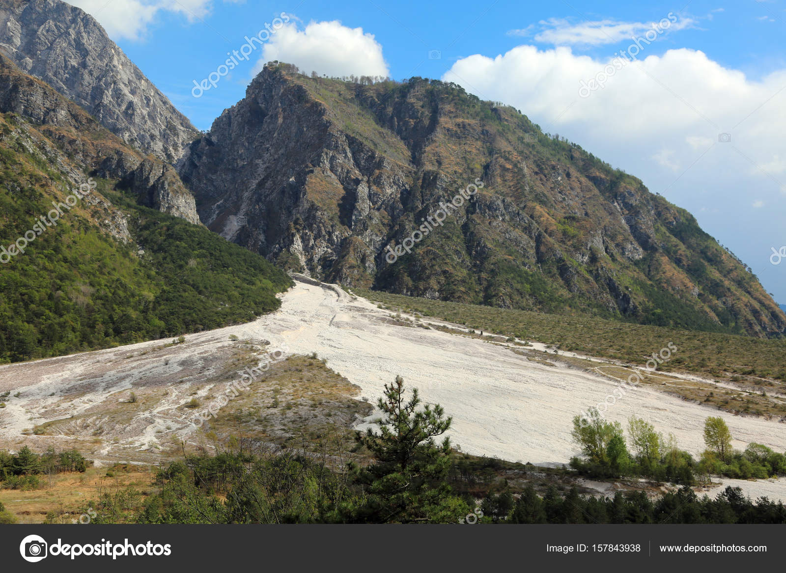 Canyon Et Montagne En Italie Du Nord Photographie