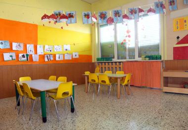 bir anaokulu insanlar olmadan bir sınıf içinde
