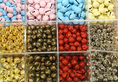 renkli çan Kolyeler süslemek için veya yaratıcı oluşturmak için