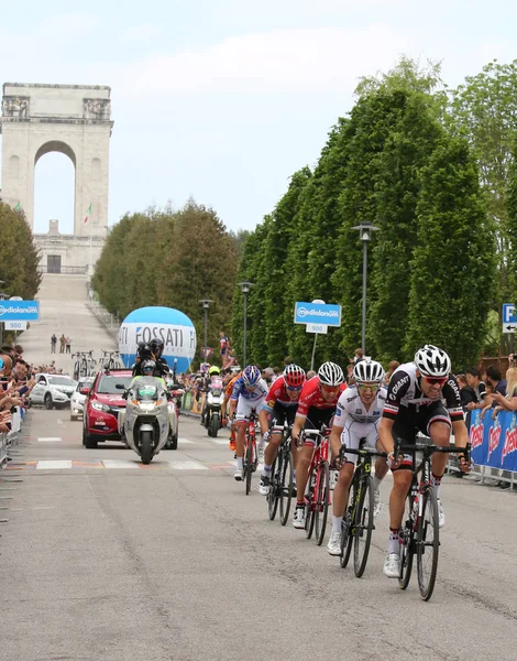 Asiago, Vi, Itálie - 27. května 2017: Cyklisté během cyklistické ra — Stock fotografie