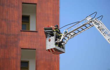 itfaiye itfaiye egzersiz sırasında kova kamyon 