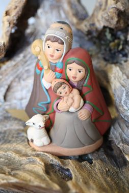 Peru aile kış giysileri ile hangi s seramik malzemeden yapılmış