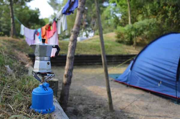 Moka pot to make a good coffee on the camping stove in the camps