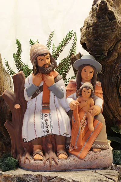 Mom dad and son with Peruvian clothes that symbolize the Holy Fa — Stock Photo, Image