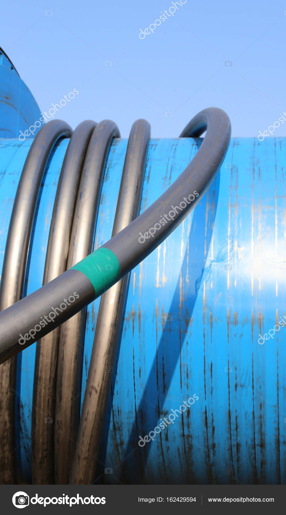 depositphotos_162429594-stock-photo-particular-of-the-coil-with.jpg