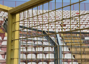 Sağlam metal koruma net stadyumda t taraftarlara ayırmak için