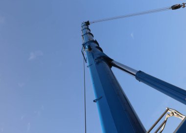 Ağır yük taşıma için güçlü bir vinç büyük hidrolik kolu