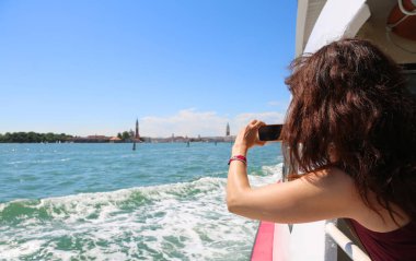 kadın Venedik İtalya fotoğraf çeker
