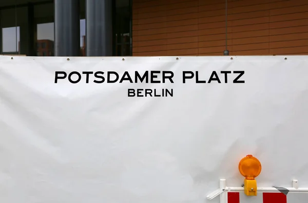 Trabajos en curso en la famosa Plaza de Berlín Este en Alemania — Foto de Stock