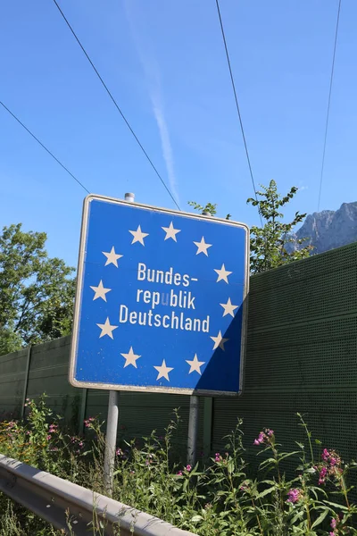 Hraniční znak Německa ve střední Evropě — Stock fotografie