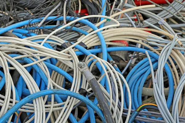 bakır kablolar plastik yalıtım çöplükte kirletici ile bir