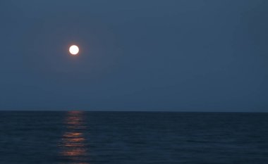 huzur sahne büyük moon ile