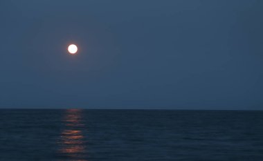 huzur sahne büyük moon ile