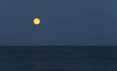 dolunay geceleri okyanus