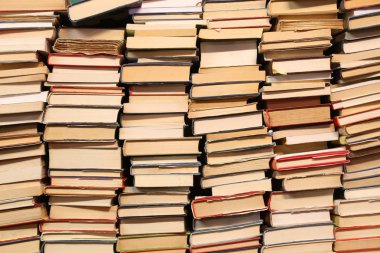 kitap sayfalarının boyunca okumasına dolu anlar sıkıcı