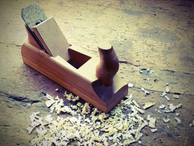 İşlenecek parçanın Yardımcısı ile bir tabak ve vintage etkisi üzerinde