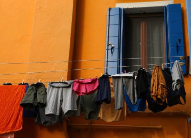 Burano yakınındaki kuzey İtalya ile ünlü Venedik'te bir adadır