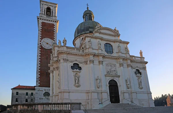 Mount Berico yer ibadet ve hac Bazilikası 
