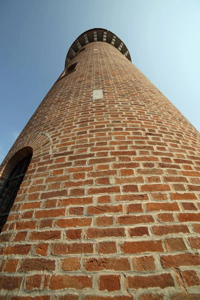 Turm des städtischen Aquädukts auf der Insel Burano in der Nähe von Venedig — Stockfoto