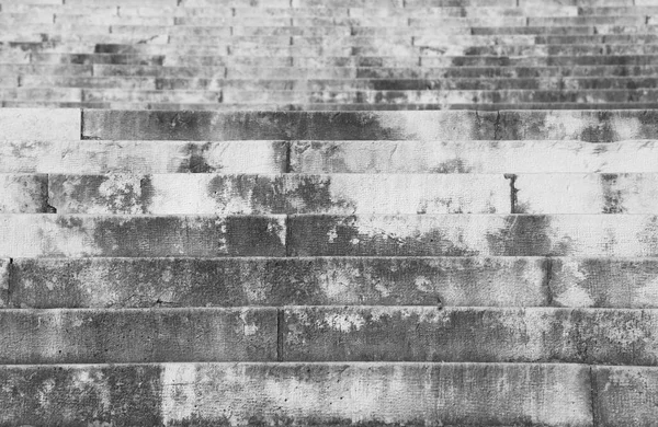 Siyah beyaz etkisi ile merdiven adımlardan gri — Stok fotoğraf