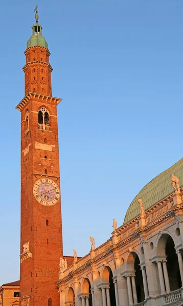 Tower of the Palladian Basilica in Vicenza headquarters of the t — Stock Photo, Image